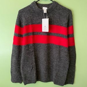 H & M Mens crewneck sweater Charcoal Gray with red stripes. Size: US large